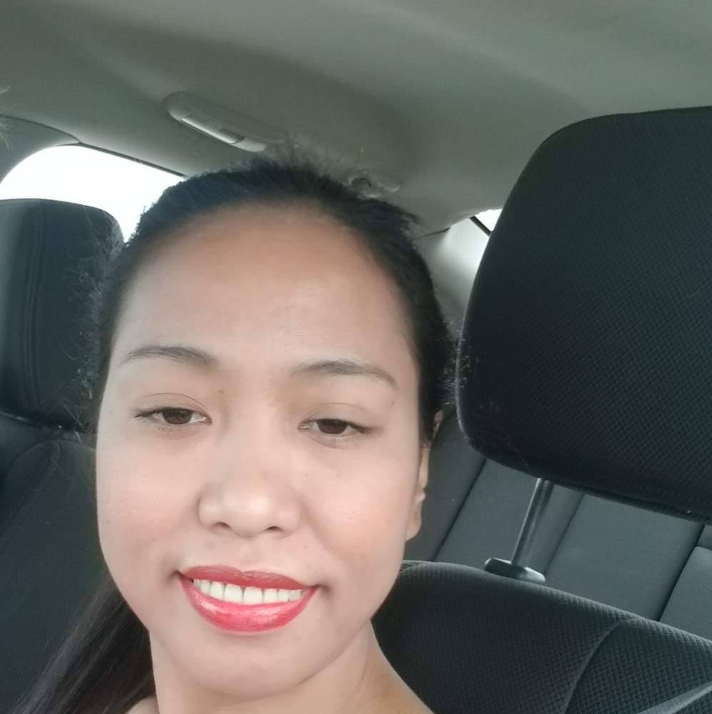 Meet your Posher, Adelfa